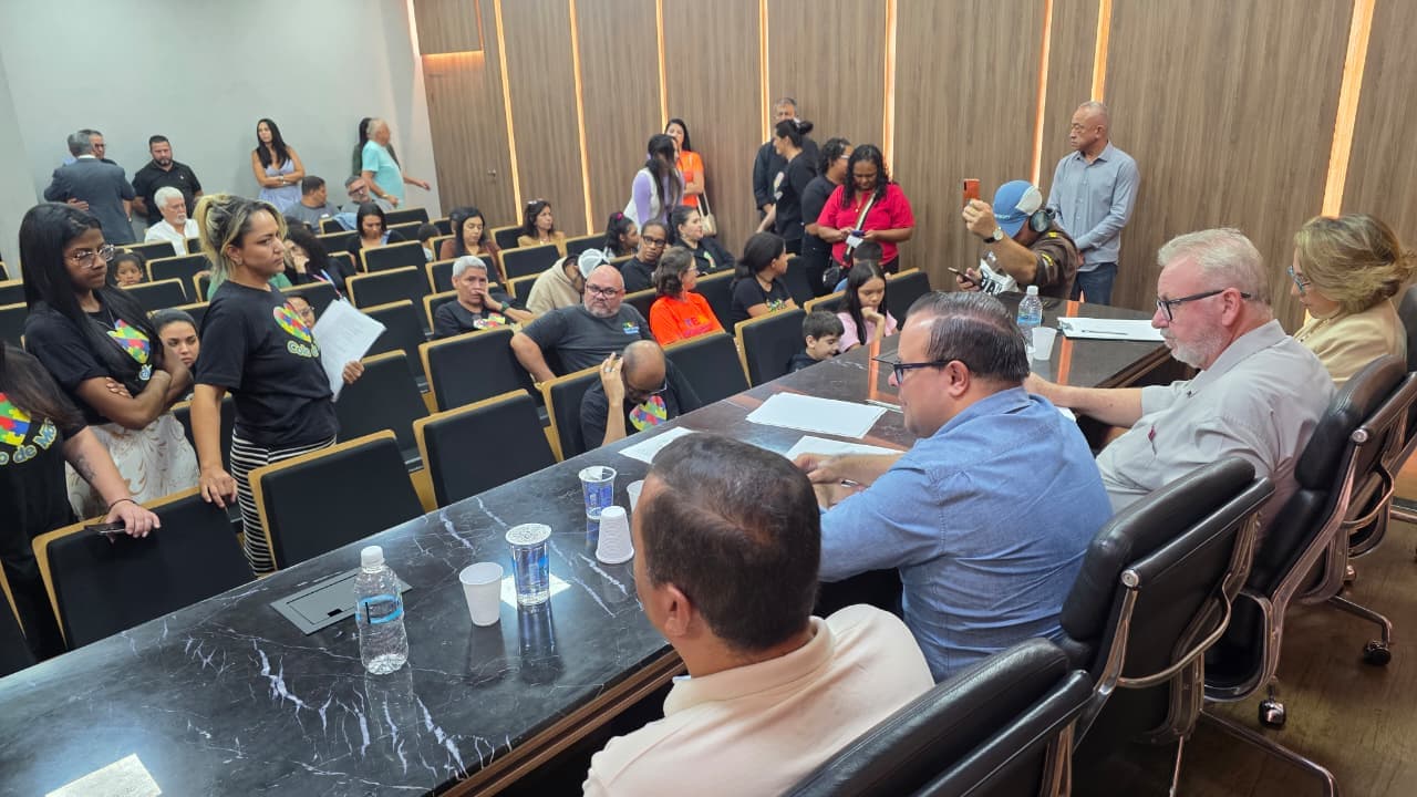 Gestão Wellington Formiga abre diálogo permanente com famílias atípicas